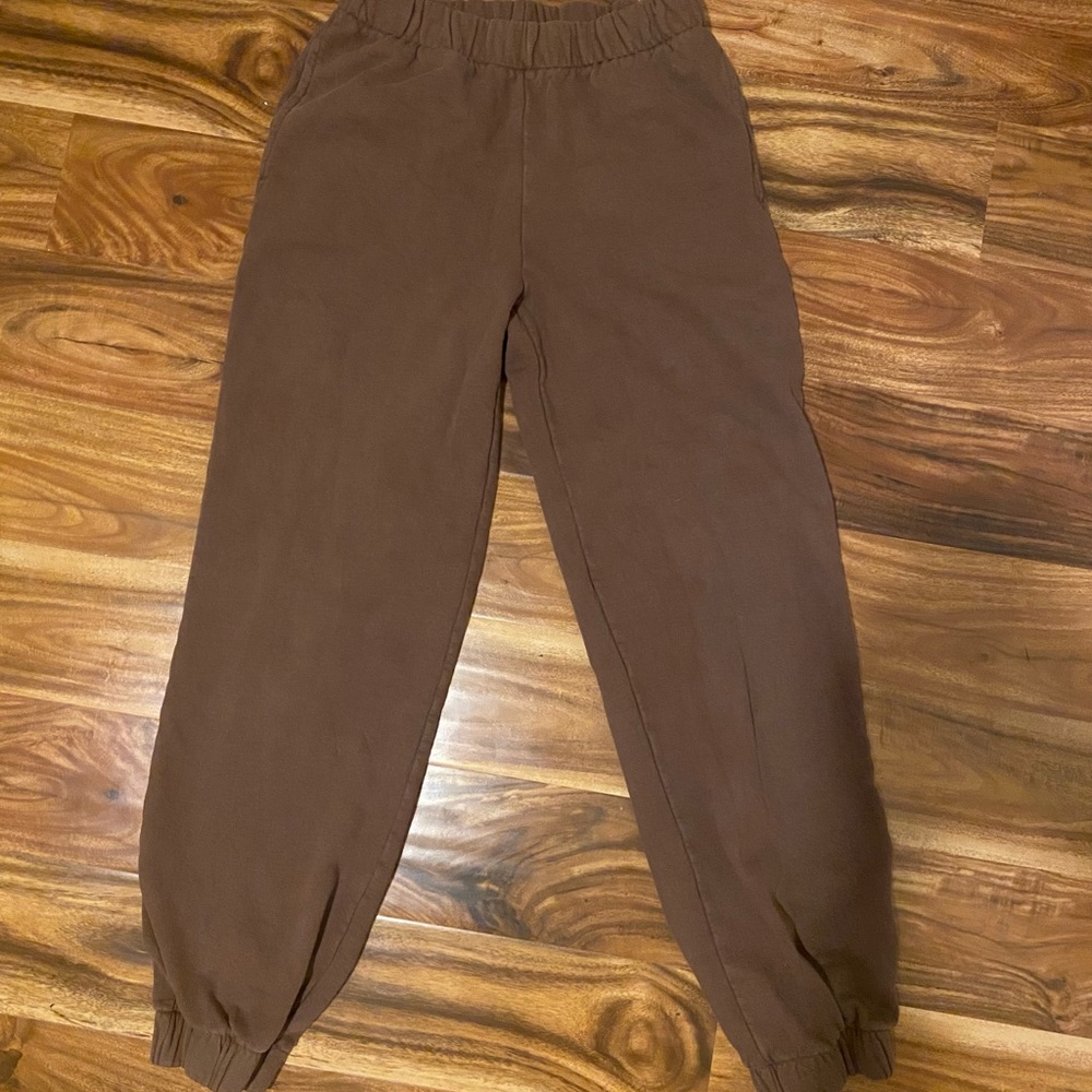 Adorable John Galt, brandy melville sweats